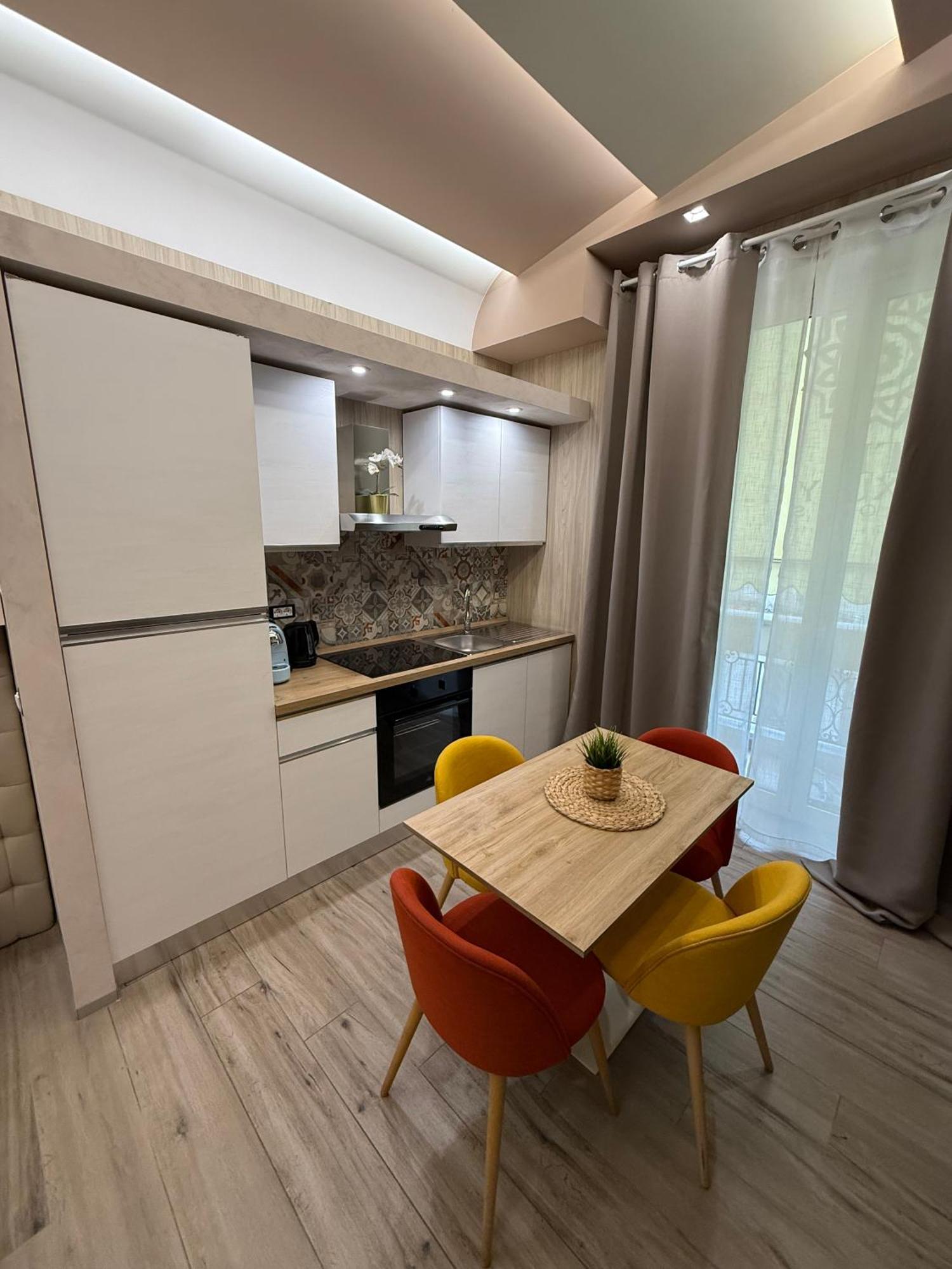 Th Luxury Rooms & Apartment Джардіні-Наксос Екстер'єр фото